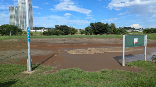 整備中の北見方球場1