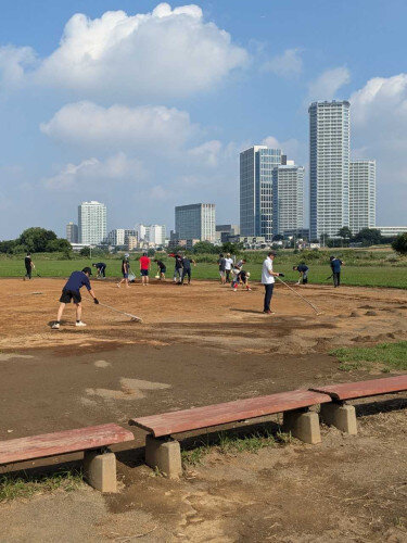 グラウンド整備作業